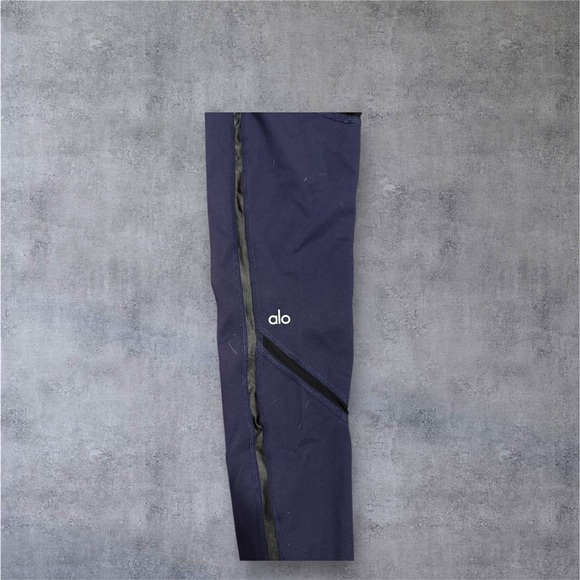 ALO leggings blue with mesh-28 “ inseam. - Picture 3 of 3